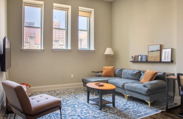 Downtown Sleek 2BR Loft