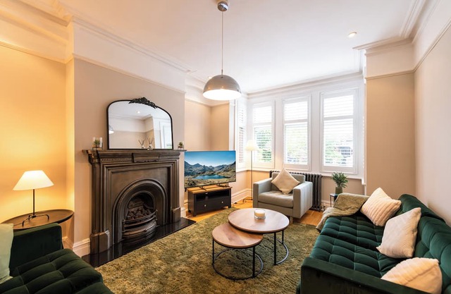 The Shakespeare Modern Period 5Bed 3Bath