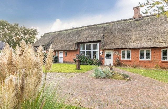 Welcome to our vacation apartment "Auszeit unter Reet" in Dörpum - Ih