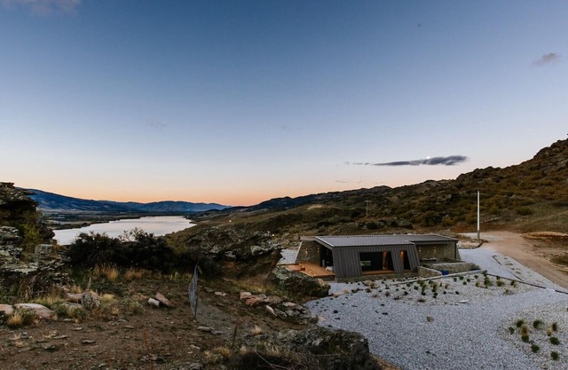 The Boulders Retreat - Lake Views - Outdoor Bath
