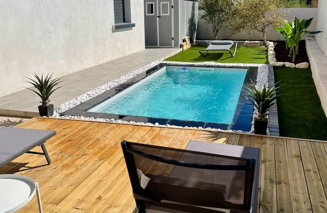 Charming, QUIET ground floor villa with private pool