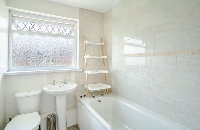 Parking, Smart TV in Each Room!