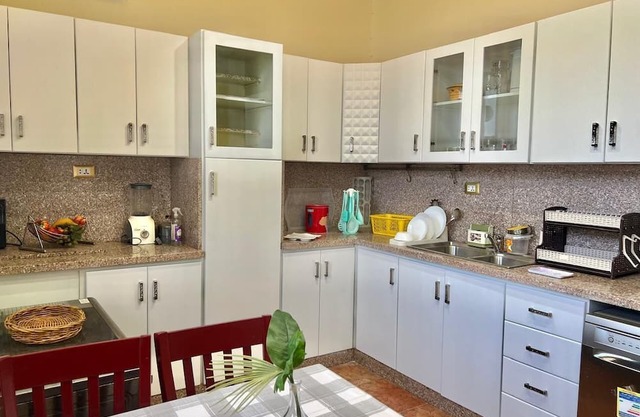 Charming 3-bedroom house in wonderful El Sheikh Zayed City swimming pool jacuzzi