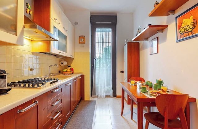 Cozy Eur Apartment with Central Location & Wi-Fi