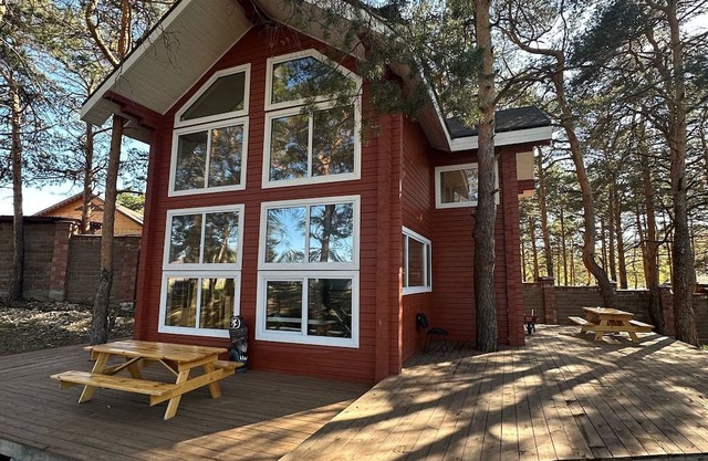 Redhouse 2-bedroom country house in pleasant Imantau with WiFi