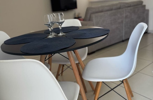 Cozy apartment close to Catuai, UEM, Vivaro and Lebloc shopping malls.