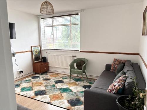 Zone 1 Spacious Serviced Apartment in Central London